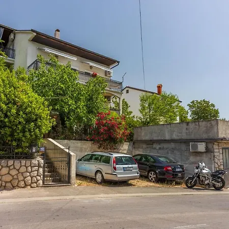 Awesome In With House Sea View شقة