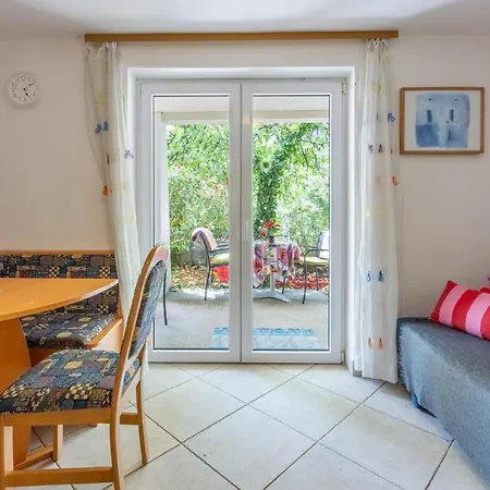 Awesome In With House Sea View شقة