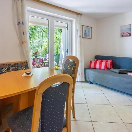Awesome In With House Sea View شقة *
